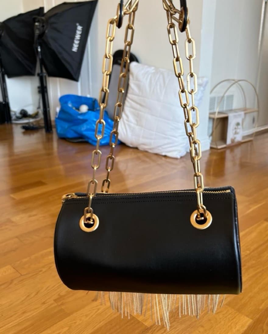 PARIS YIN MAVIS BLACK LEATHER PURSE - Image 5