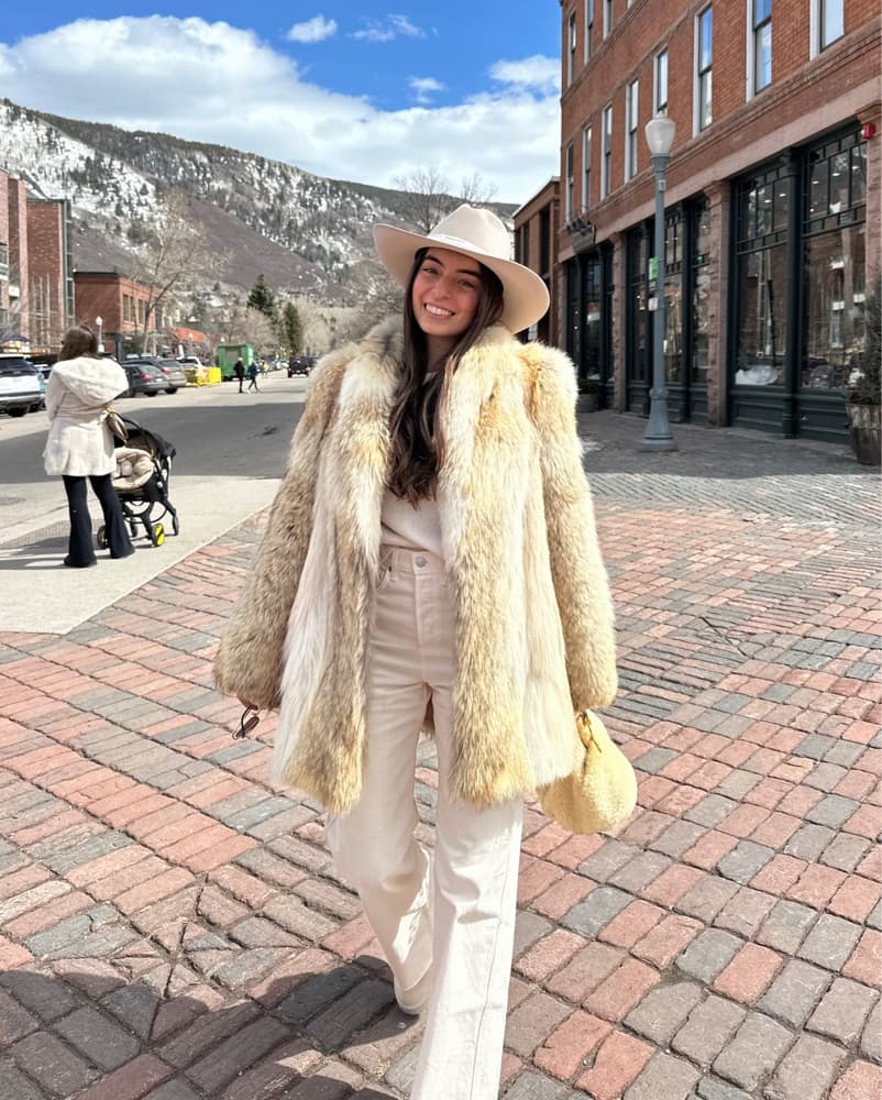 *VINTAGE* Oversized Fur Coat - Image 2