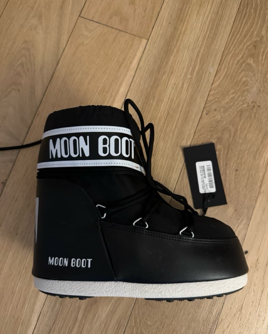Moon Boots - Image 3