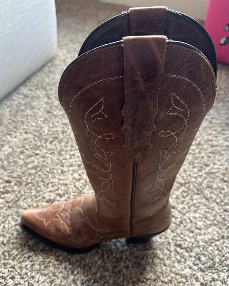 Brown Ariat Boots - Image 1
