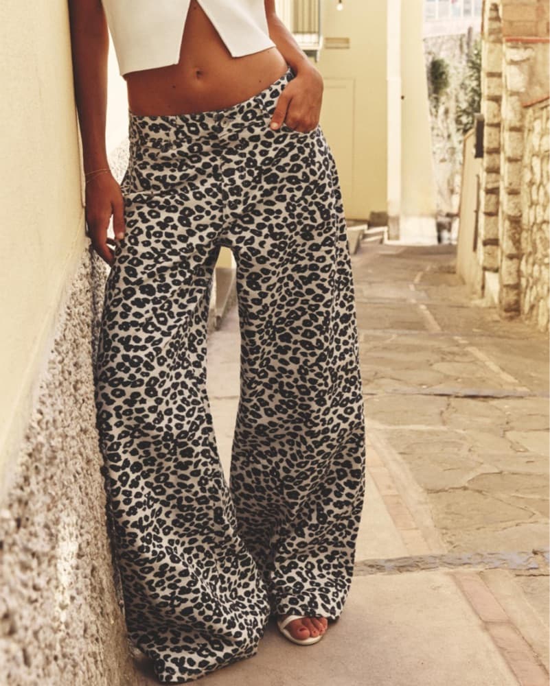 WIDE LEG ANIMAL PRINT JEANS - Image 2