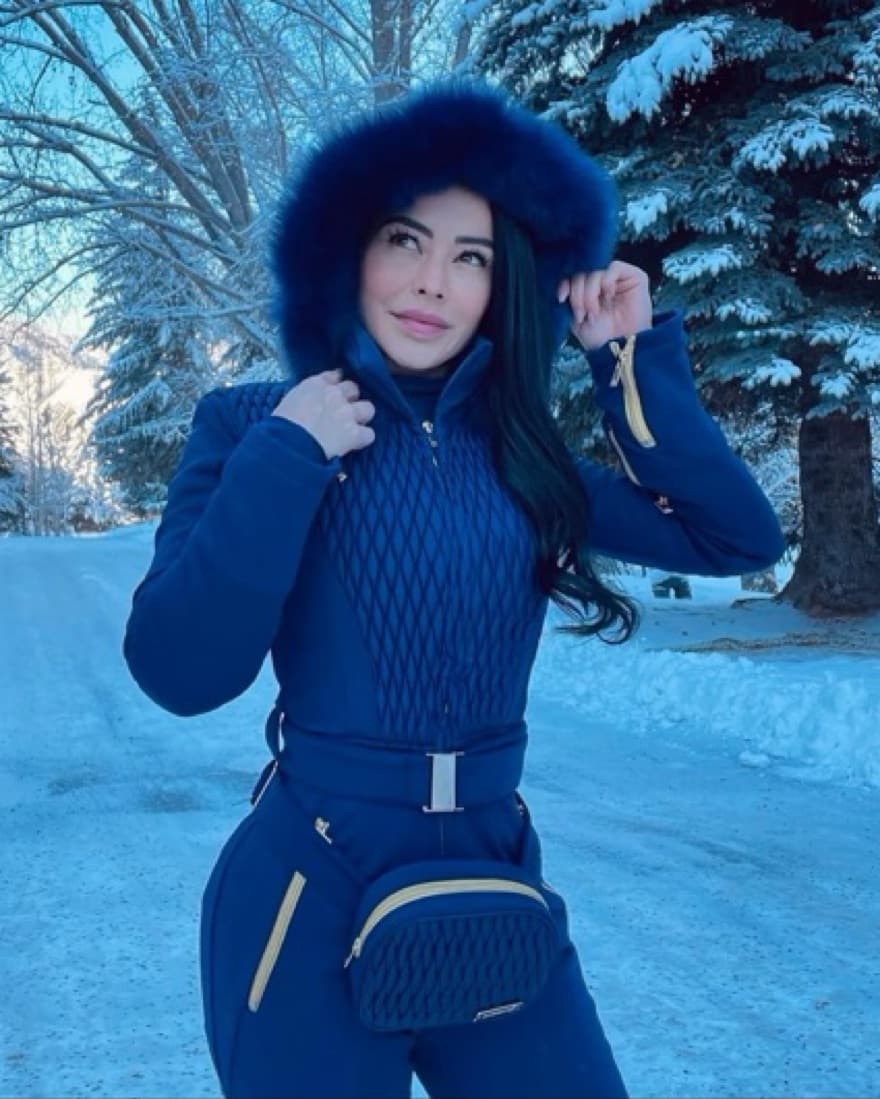 Ski Outfit - Image 3