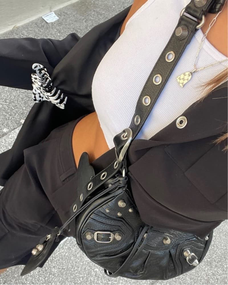 Balenciaga Le Cagole Shoulder Bag Black - Image 4