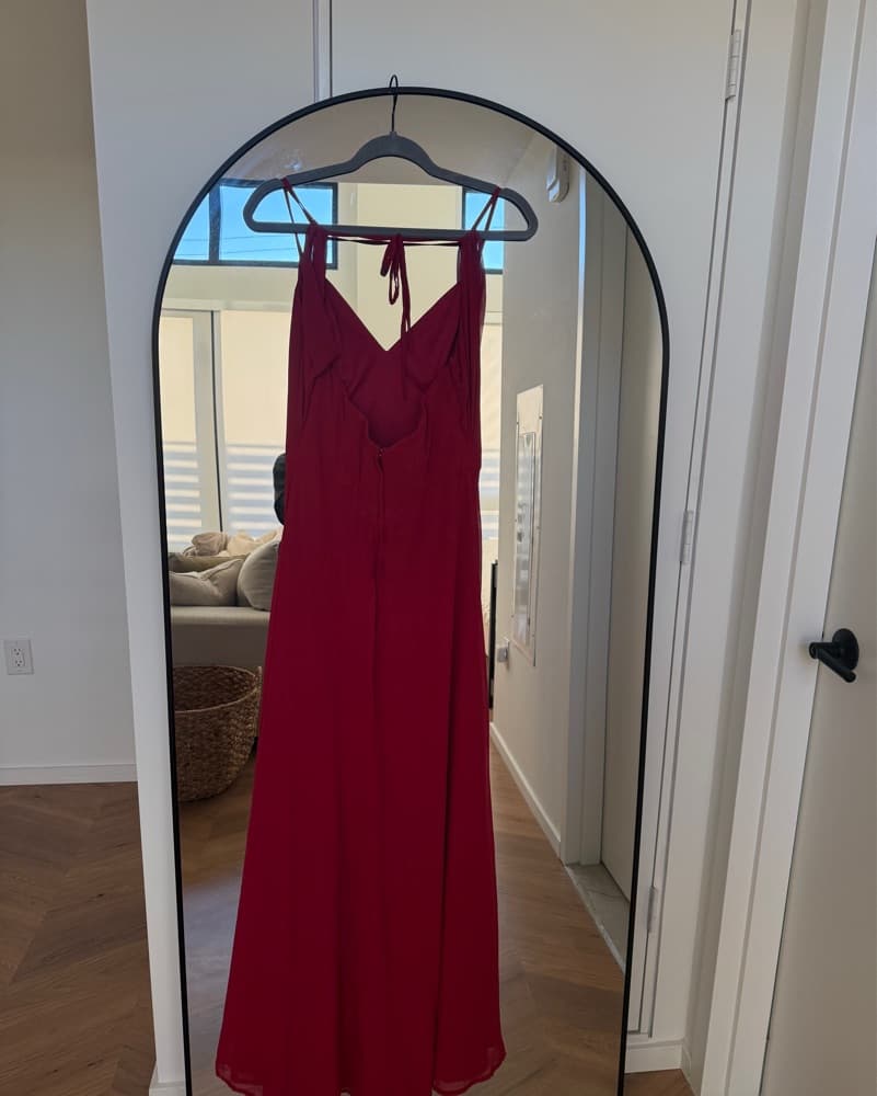 Elegant Crimson Maxi Dress - Image 3