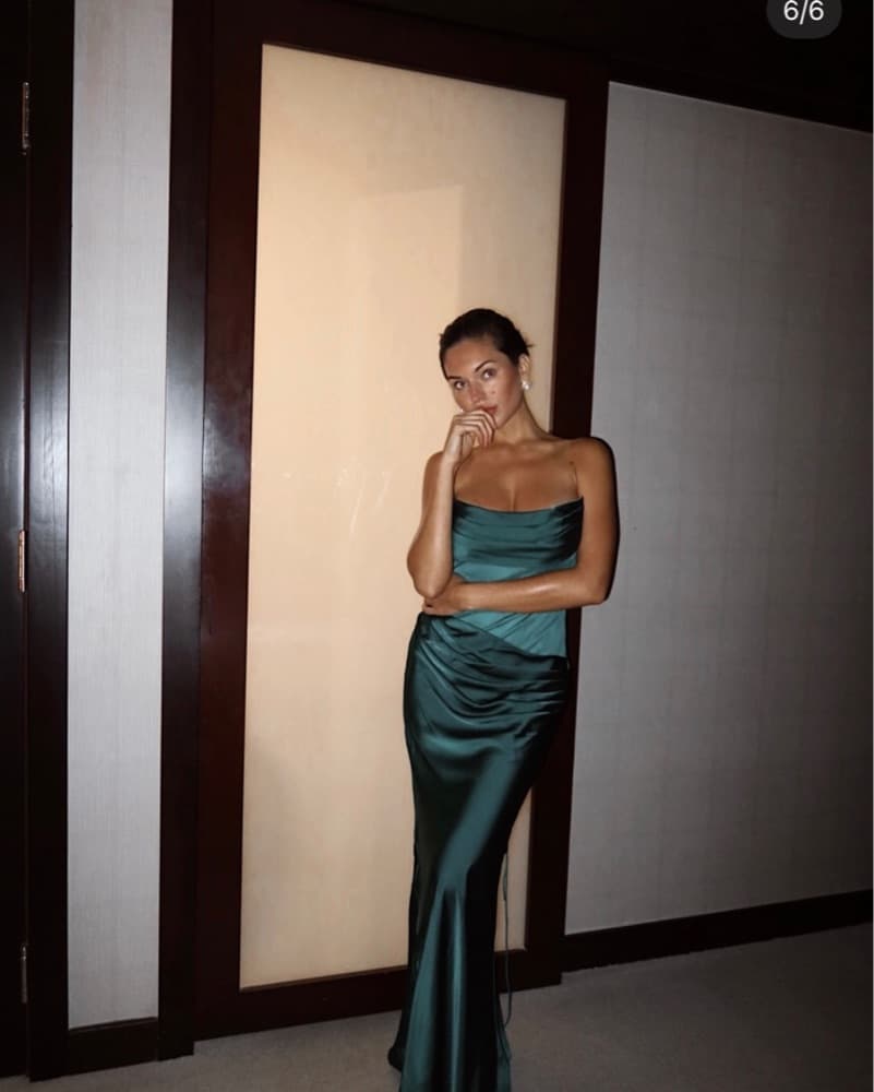 Elegant Green Satin Gown - Image 1