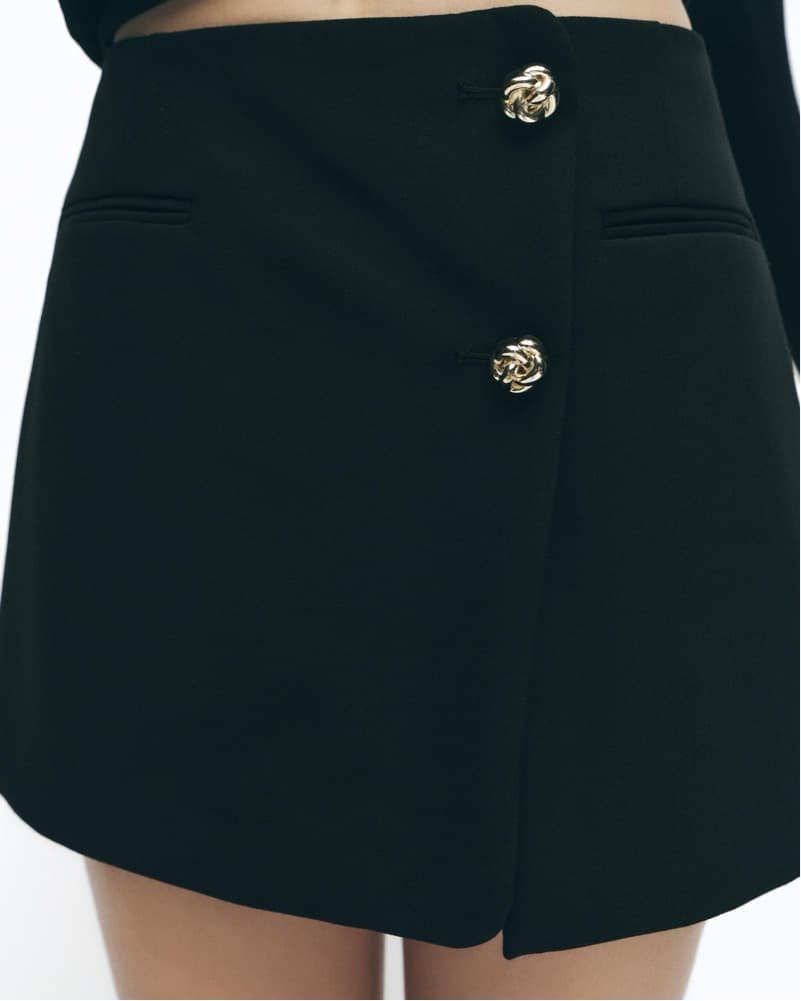 Chic Black Tailored Skort W/ Gold Button - Image 3