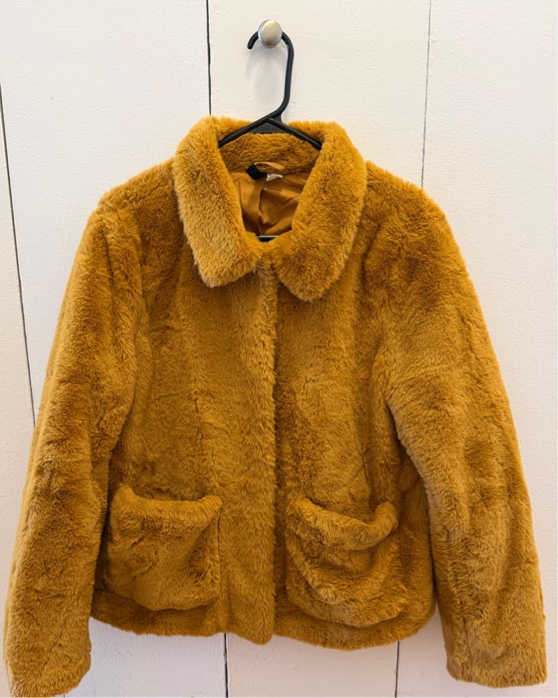 Yellow Fur jacket - Image 1