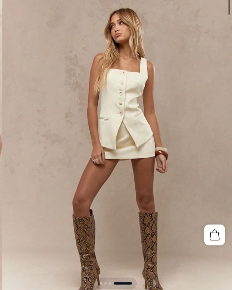 Cream Button Vest Mini Skirt Set 🤍  - Image 2
