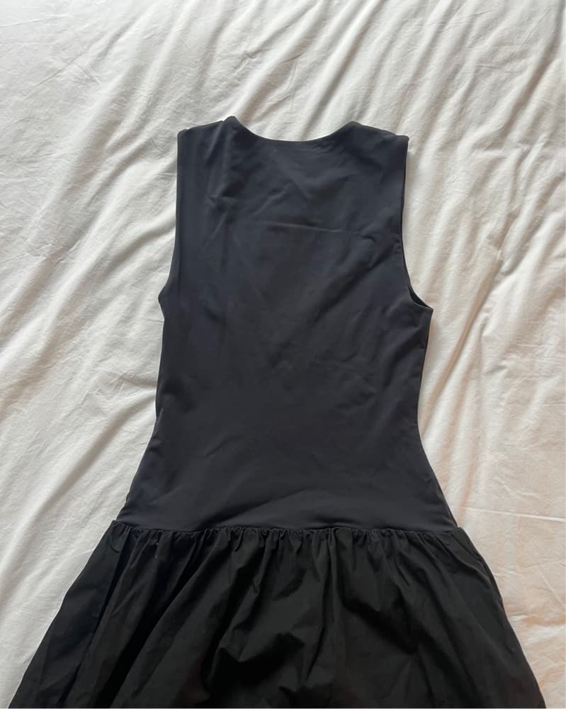 Sleek Black Midi Dress - Image 2