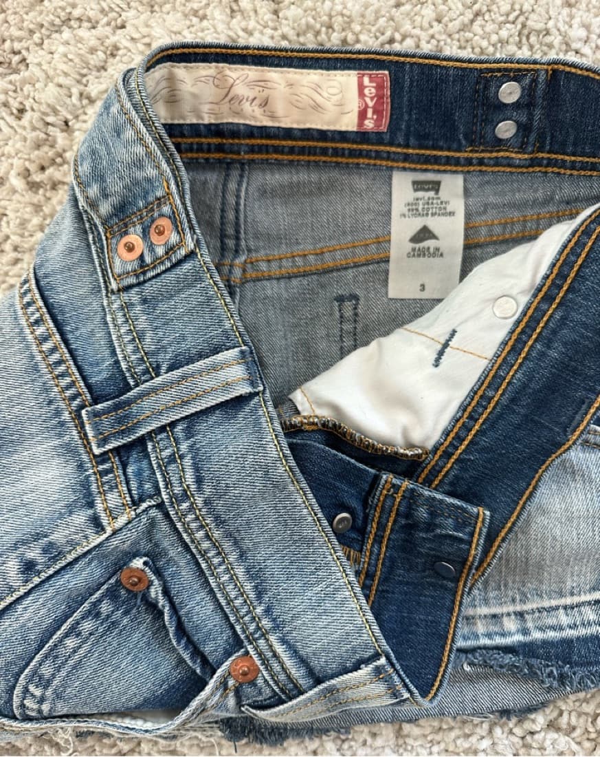 y2k levis micro mini  - Image 3