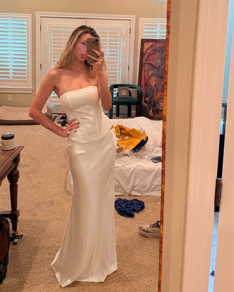 Matching White Corset And Maxi Skirt Set - Image 5