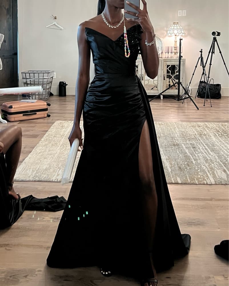Alluring Black Satin Gown - Image 3