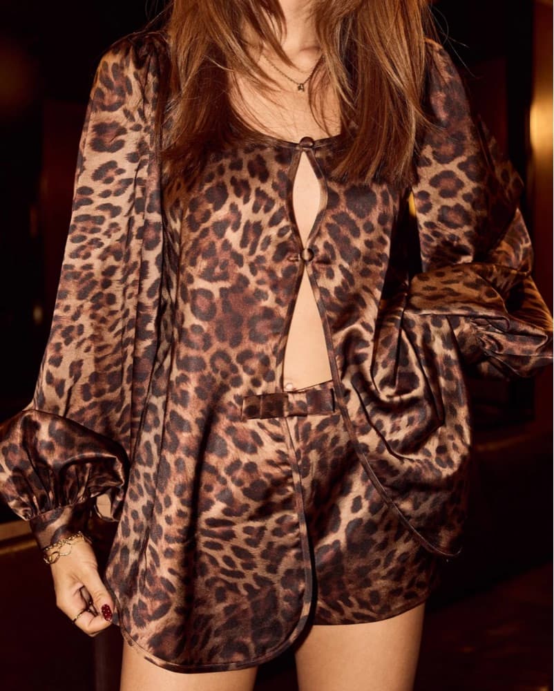 Penelope Bow Hot Short -Leopard/ cheetah - Image 1