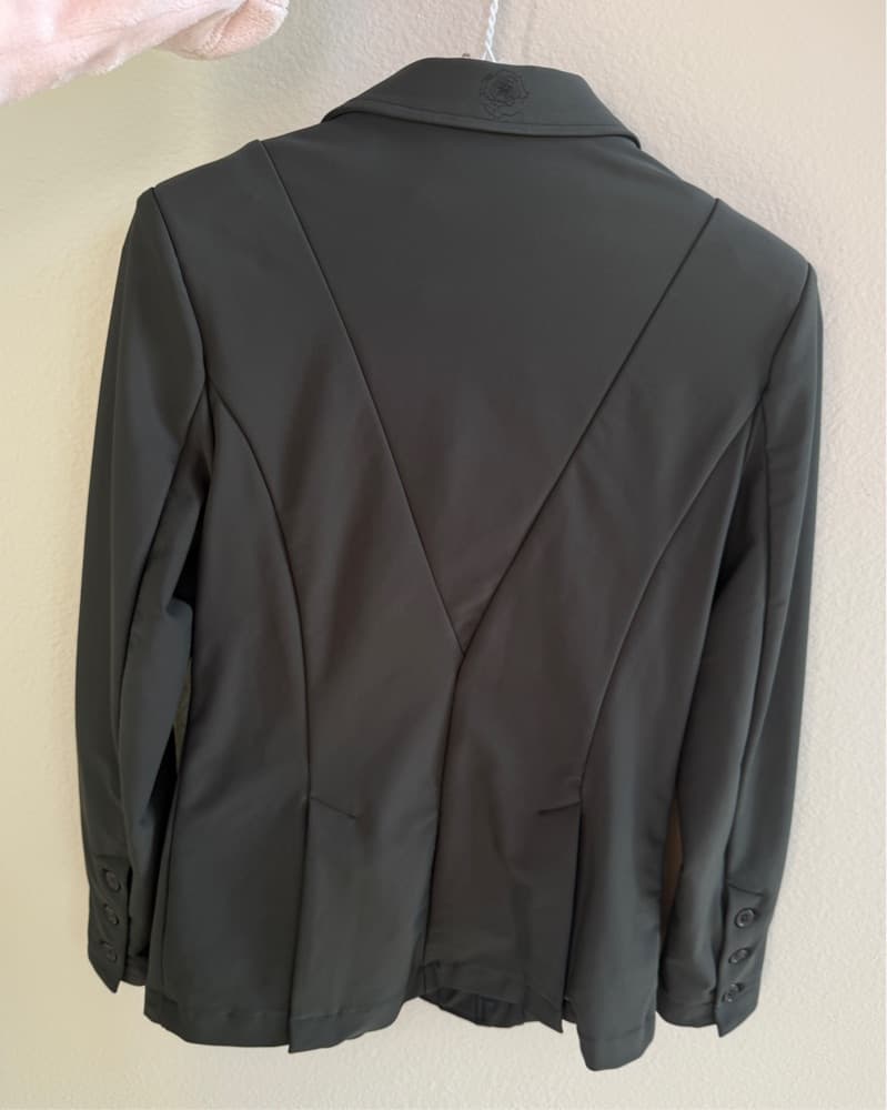 Hannah Child’s Hunter Green Coat - Image 3
