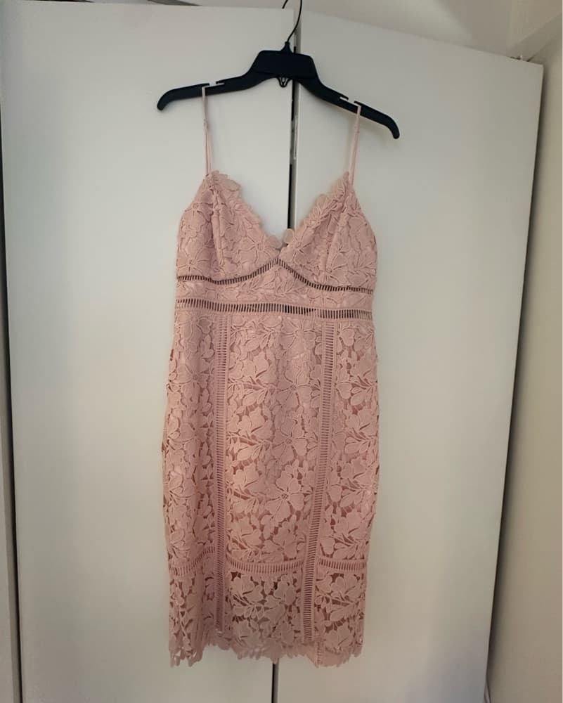 Elegant Lace Midi Dress - Image 1