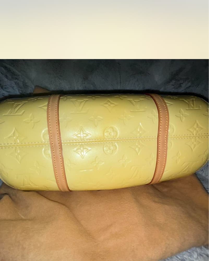 Butter Yellow Louis Vuitton Handbag - Image 4