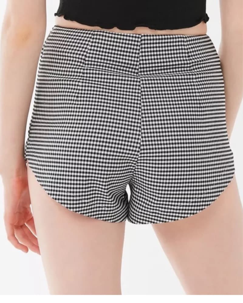 UO Gingham High-Waisted Pinup Short - Image 3