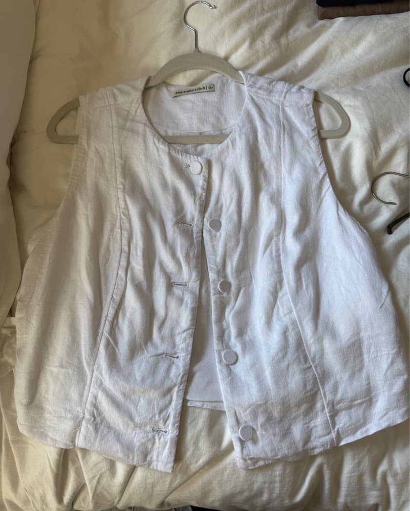Abercrombie Linen Top - Image 2