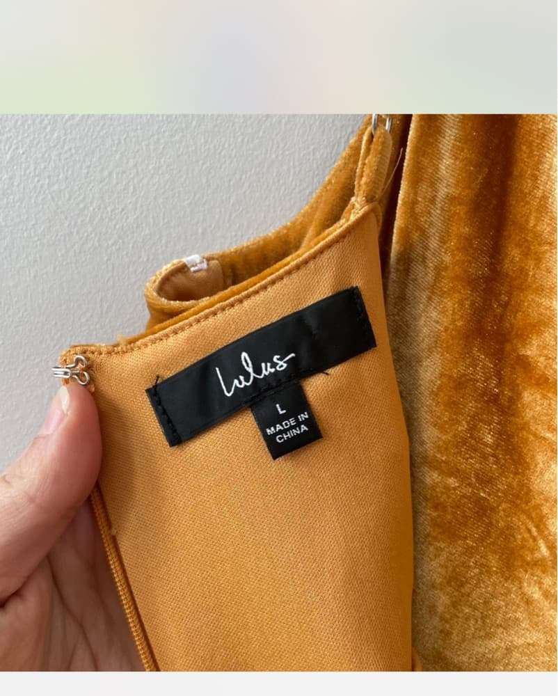 Gold velvet Maxi Dress - Image 4