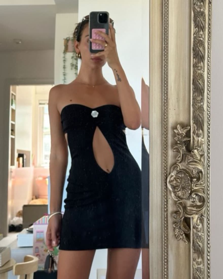 NYFW Buci Bella Hadid - Flower Dress - Image 3