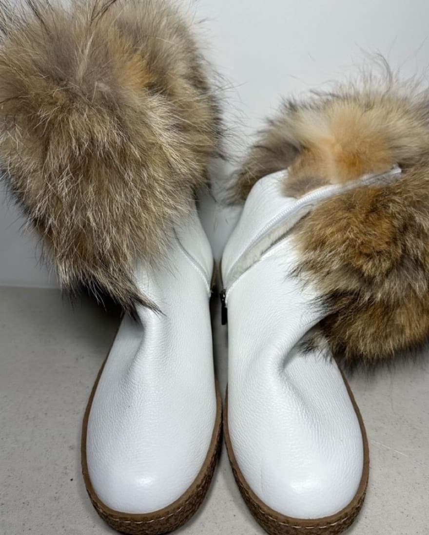 Gorsuch White Boots With Fur - Image 3
