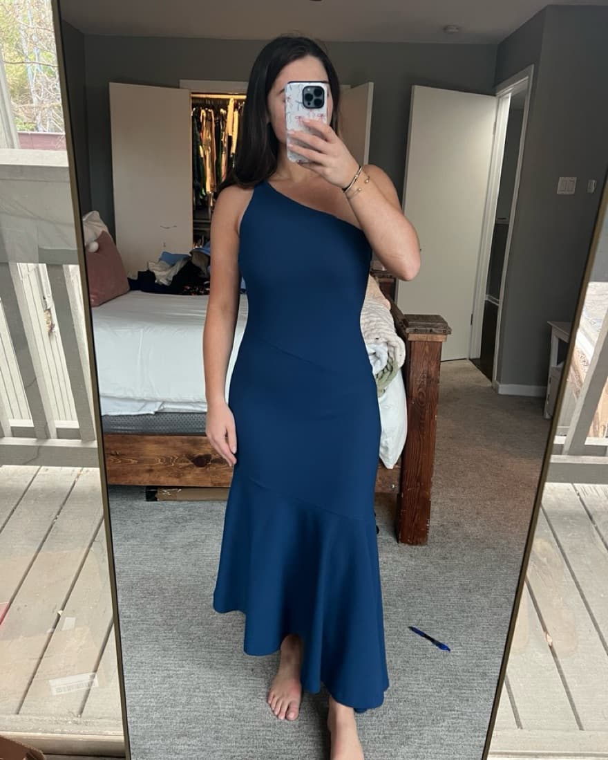 Sophisticated One-Shoulder Midi Dress - Image 4