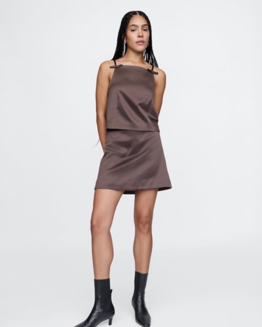Brown Satin Set With Bow Details - Image 3