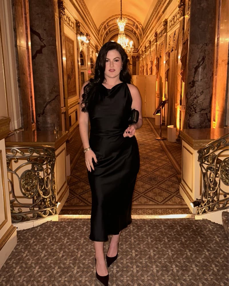 Elegant Black Evening Gown - Image 3
