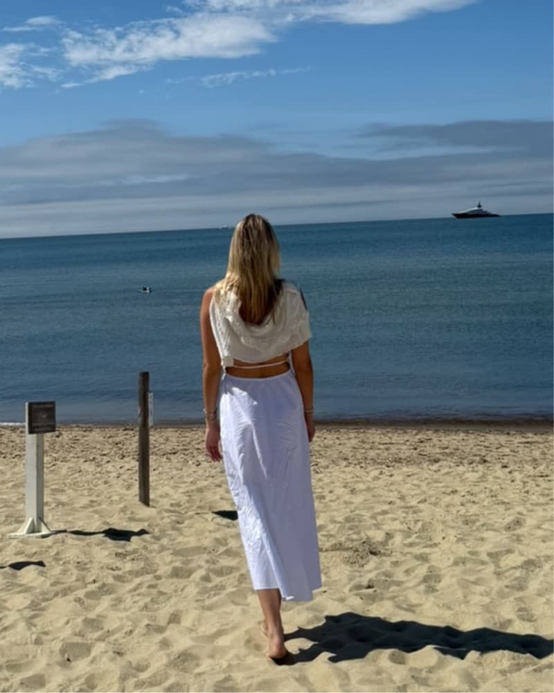 Chic White Midi Dress Solid And Striped  - Image 4
