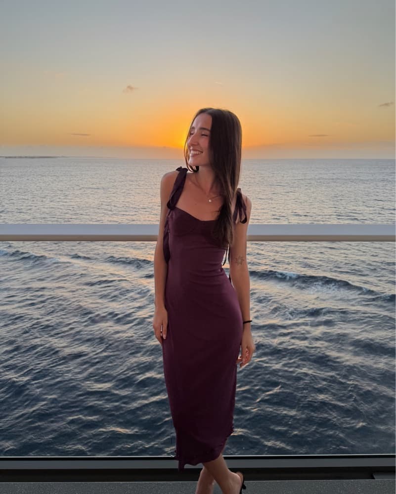 Elegant Burgundy Midi Dress - Image 4