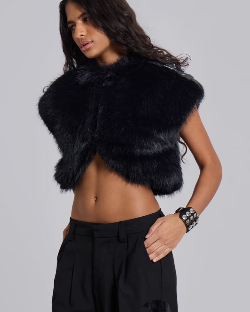 Jaded London Saskia 2in1 Faux Fur Shrug - Image 4