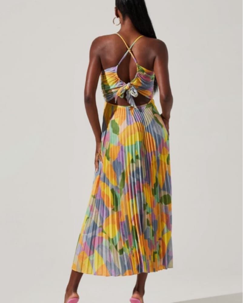 ASTR Blythe Floral Plisse Midi Dress - Image 2