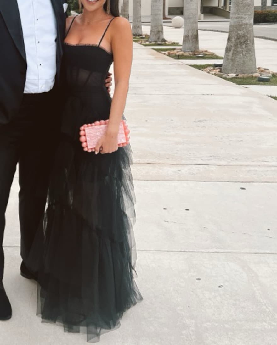 Elegant Black Tulle Gown - Image 2