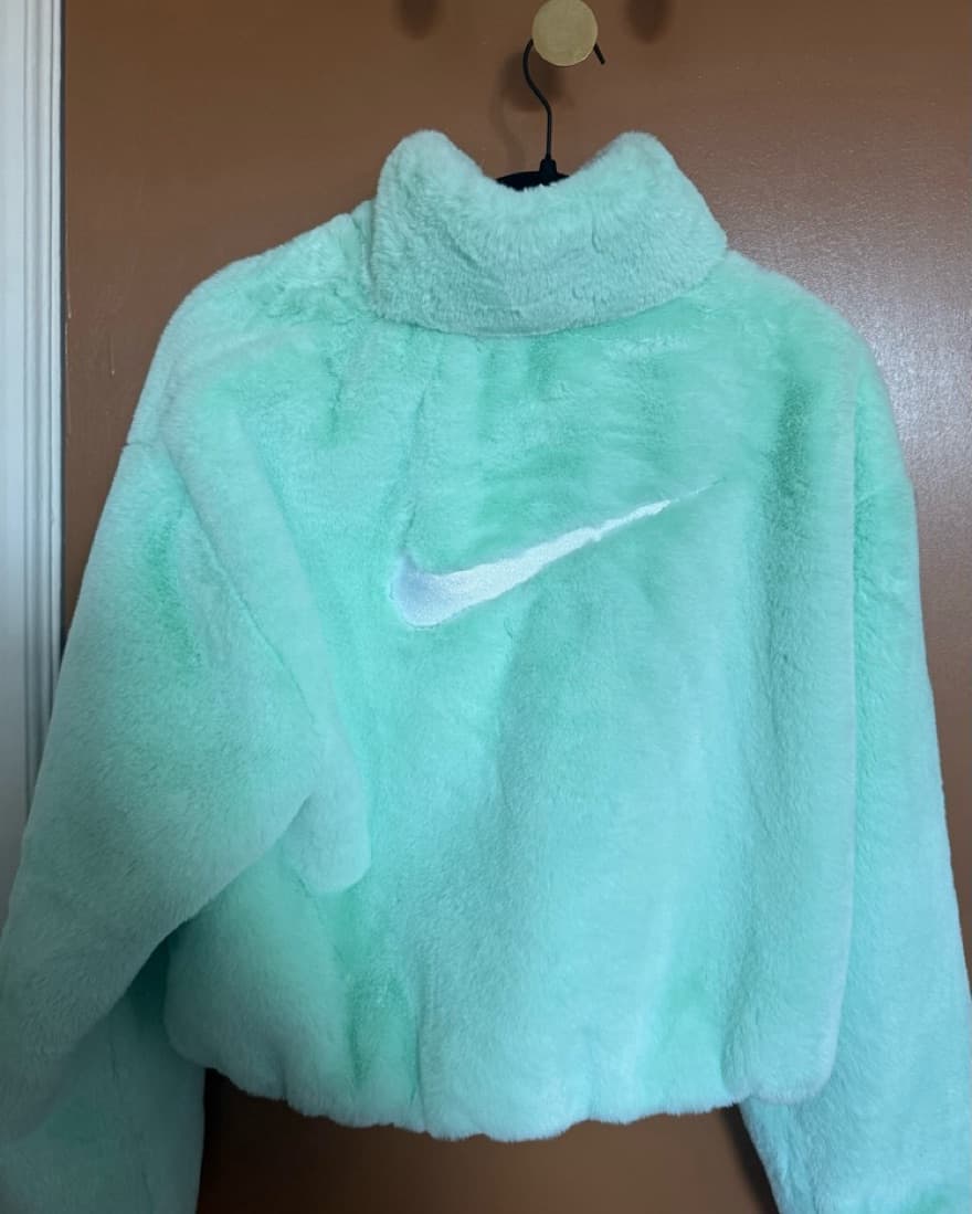 Cropped Nike jacket - Image 1