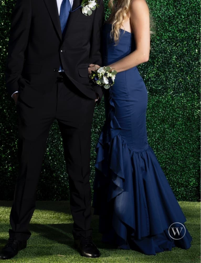 Elegant Navy Blue Ruffled Mermaid Gown  - Image 2