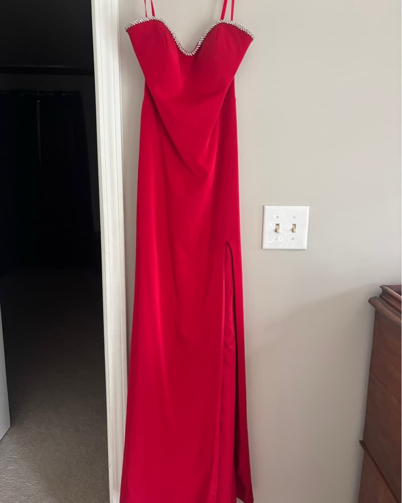 Stunning Red Glam Gown - Image 2
