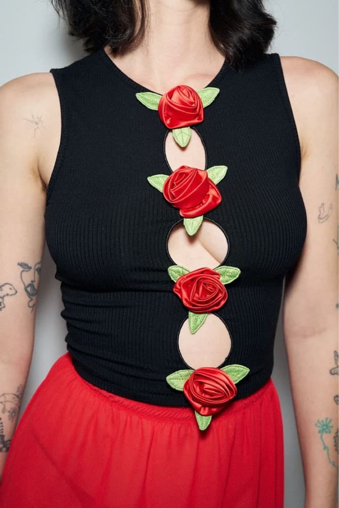 Three Hole Punch Roses Rib Tank - Image 4