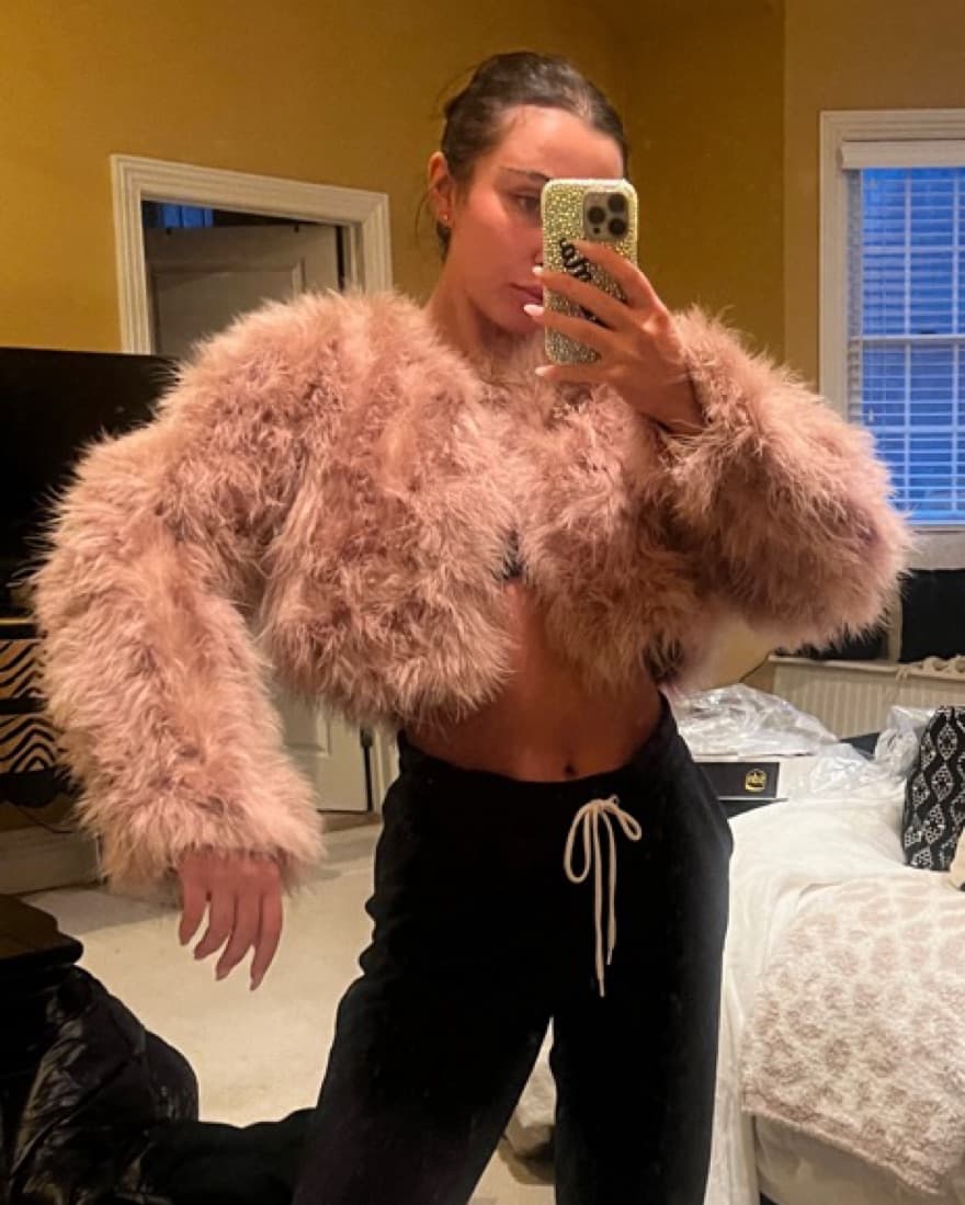 Cropped Feather Faux Fur Jacket - Image 2