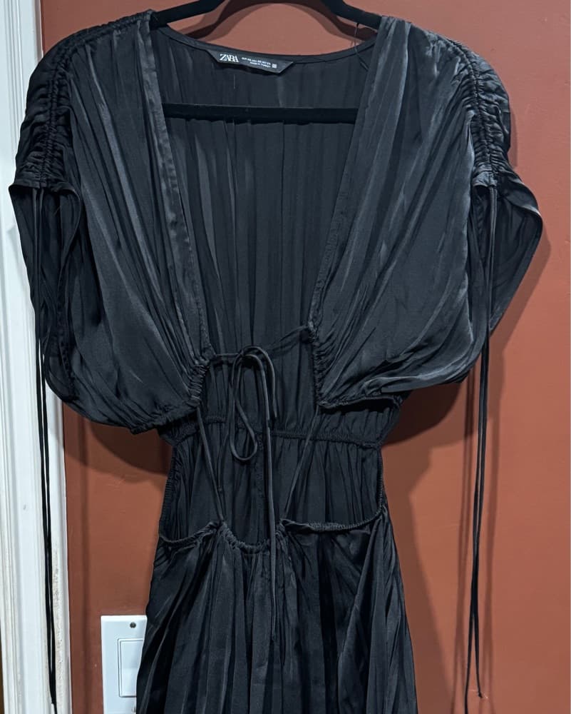 Zara Cut-out Silk Pleated Dress - Image 4