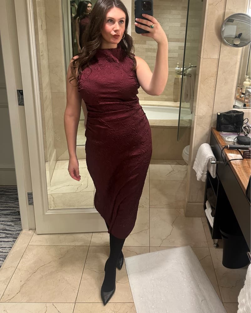 Elegant Burgundy Textured Midi Dress - Image 1