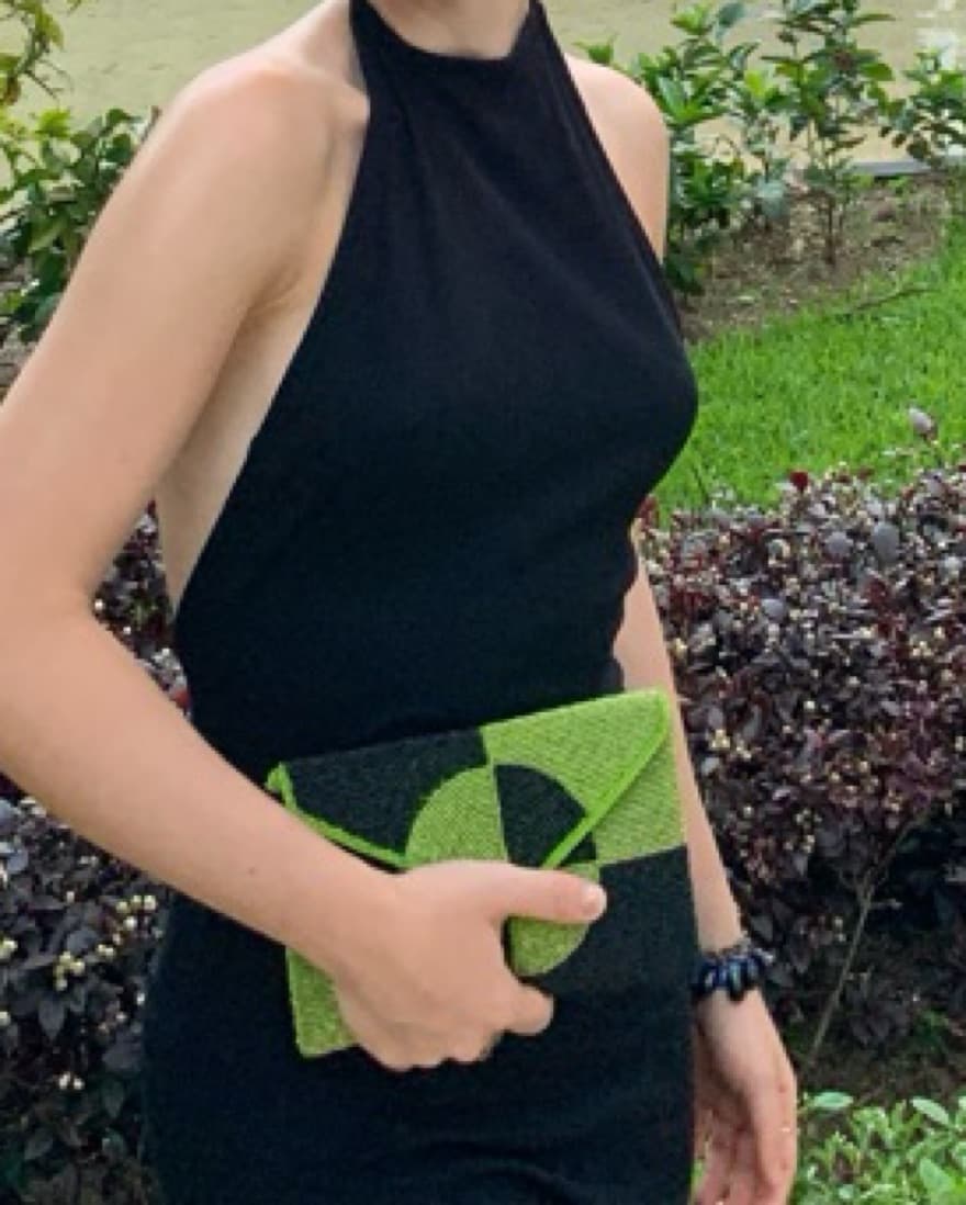 green custom beaded clutch 🦜 - Image 3