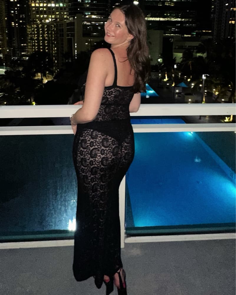 SOLID LACE SWEETHEART MAXI DRESS - Image 3