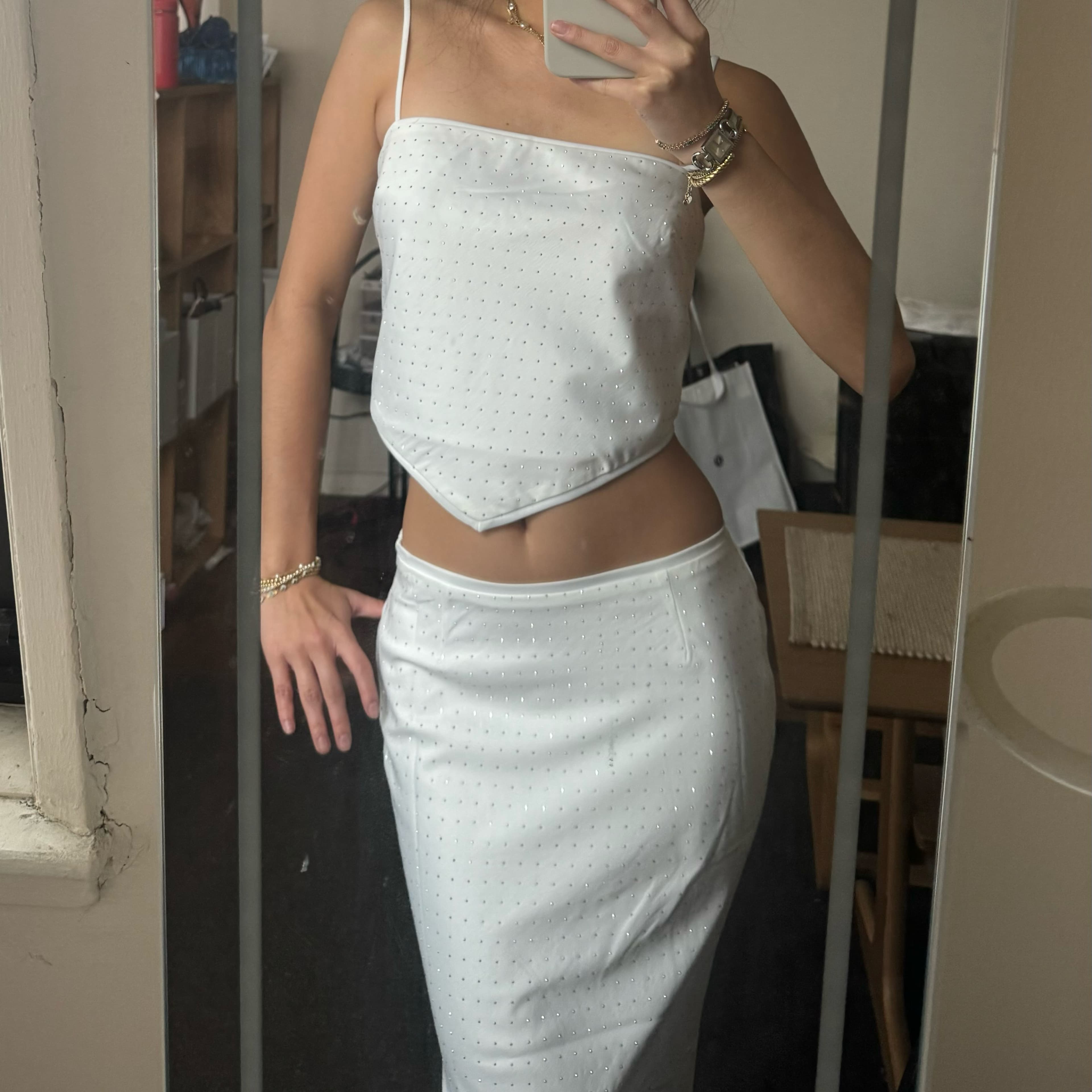 White set runawaythelabel - Image 2