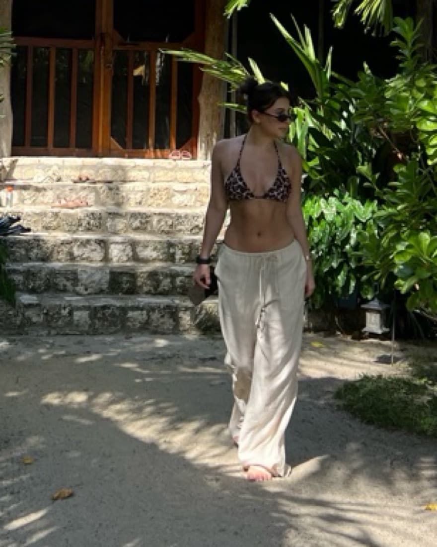 Neutral Linen Cream Pants - Image 3