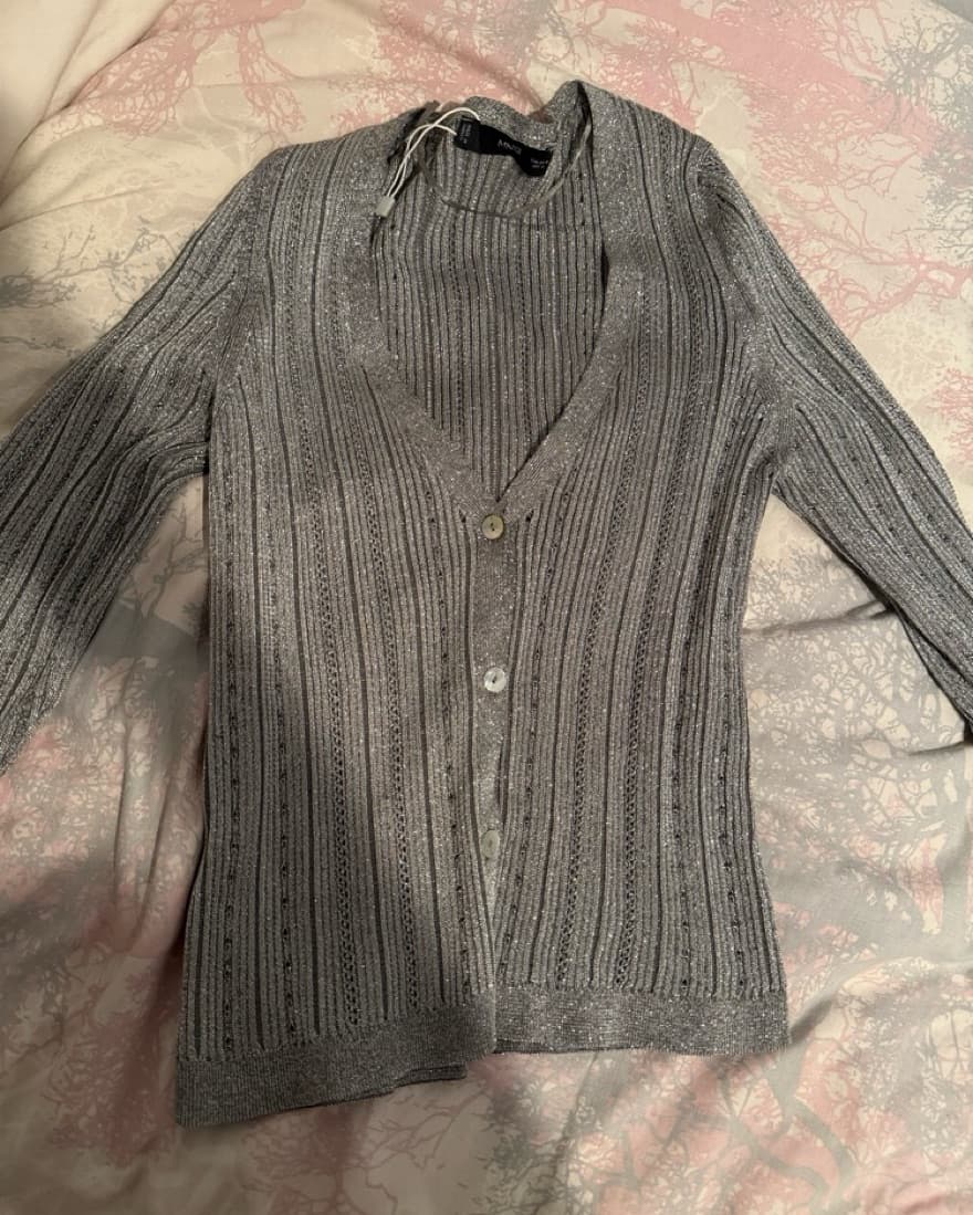 Chic Ribbed Metallic  Knit Cardigan - Image 4