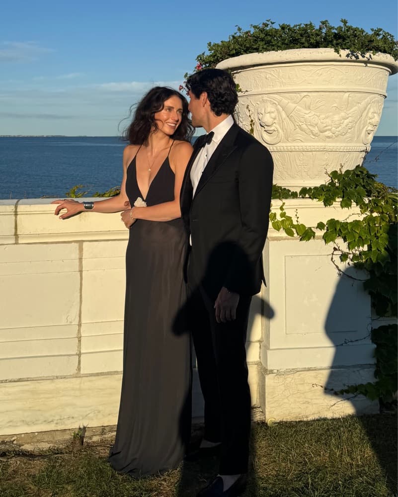 Elegant Black Gown with Open Back - Image 2