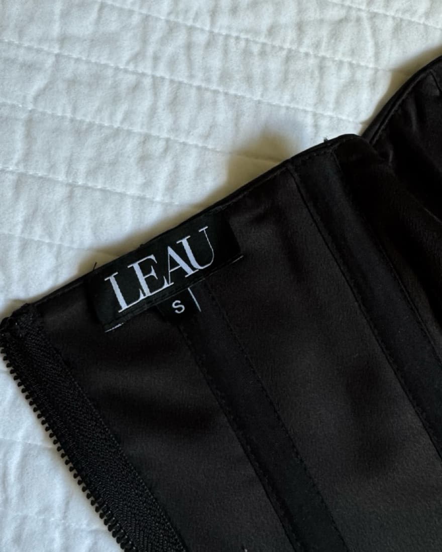 LEAU SPHYNX SATIN CORSET TOP (S) (BLACK) - Image 5