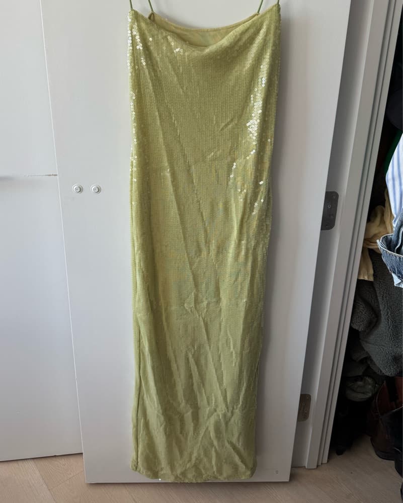 Green Sequin Formal Dress - Image 3