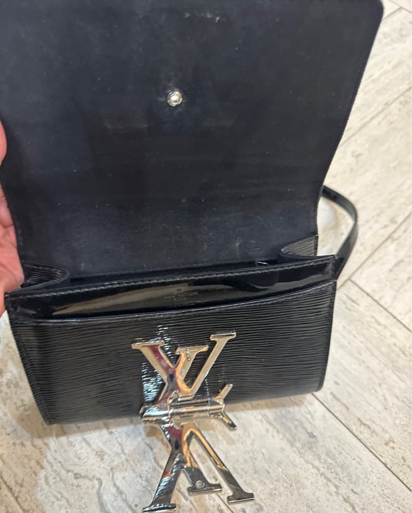 Louis vuitton Clutch with LV Logo - Image 3