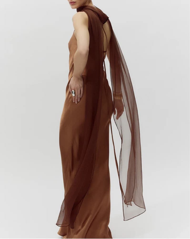 Wolflamb Elegant Cape - Image 2